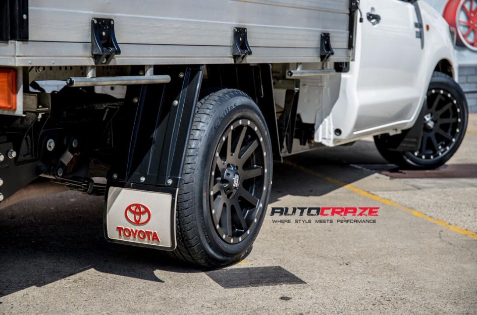 TOYOTA HILUX 2WD (2005 ONWARDS) HEIST SATIN BLACK
